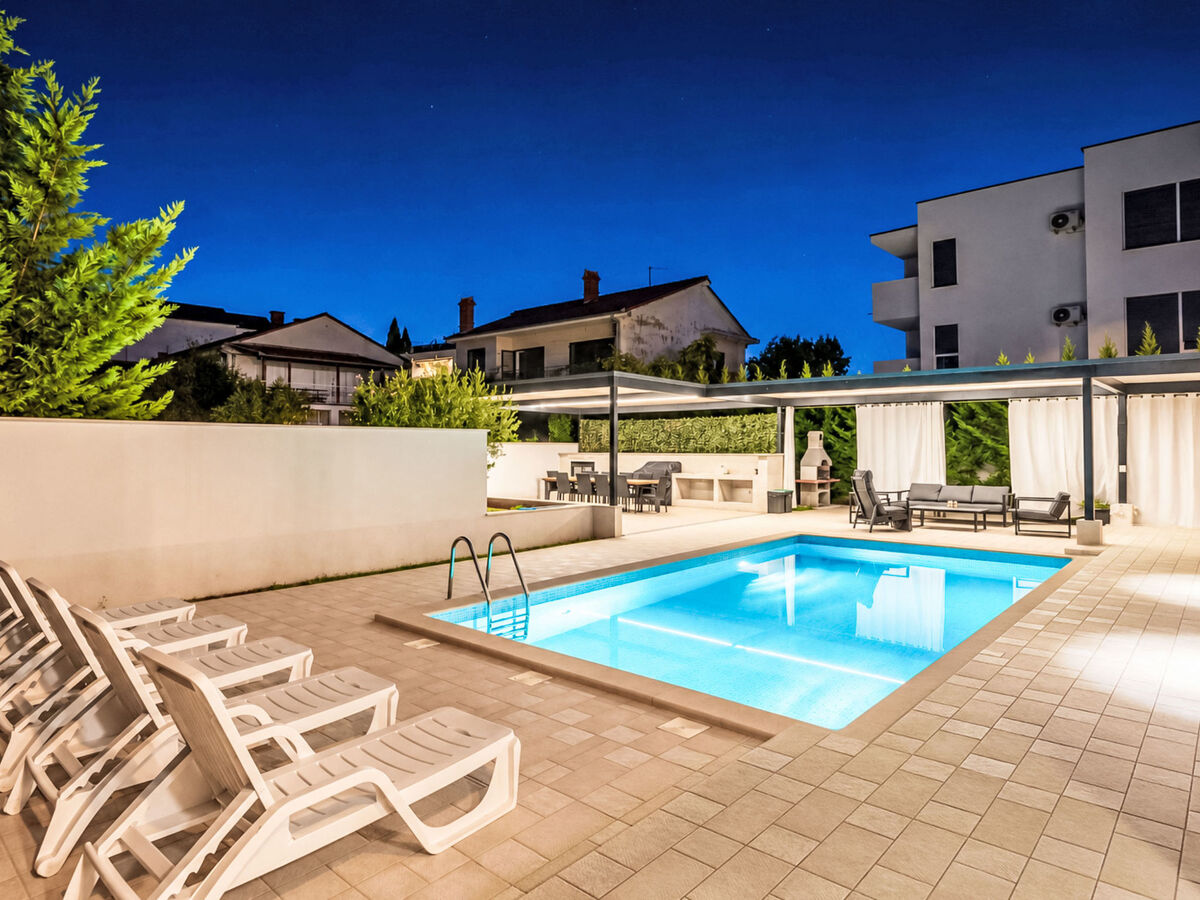 Villa Suzy à Medulin : 6 chambres, piscine privée 38m² - Photo 2