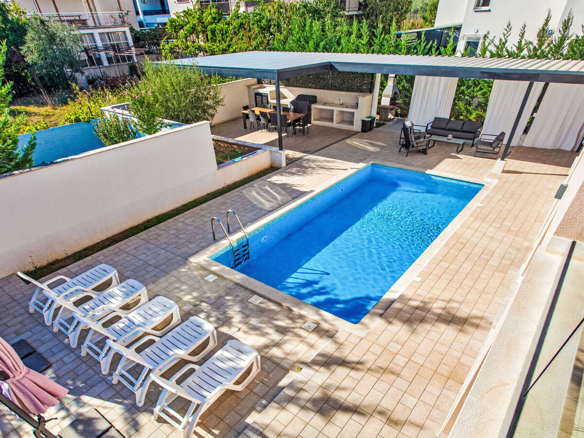Villa Suzy à Medulin : 6 chambres, piscine privée 38m² - Photo 6