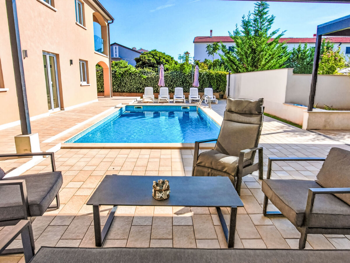 Villa Suzy à Medulin : 6 chambres, piscine privée 38m² - Photo 10