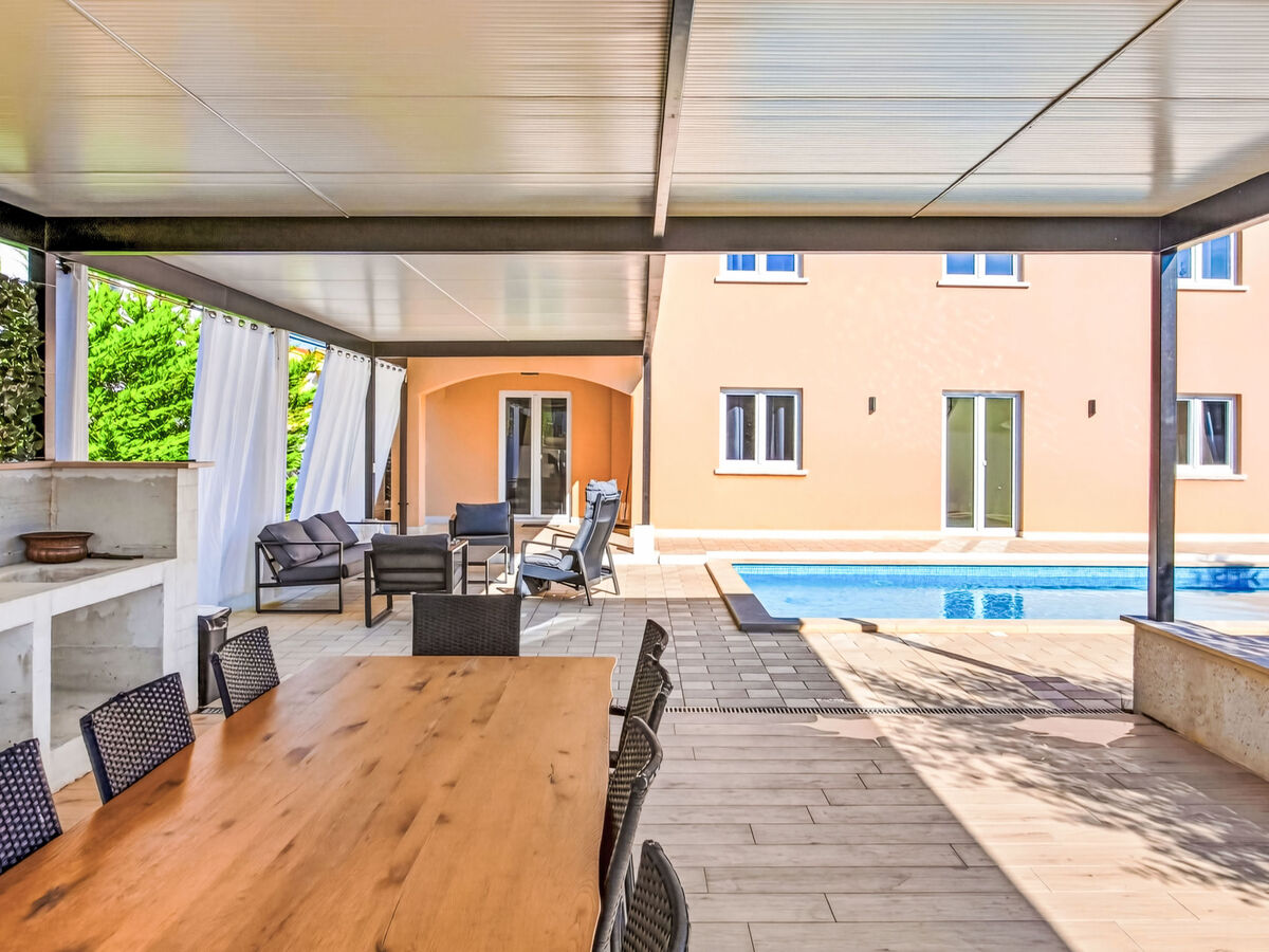 Villa Suzy à Medulin : 6 chambres, piscine privée 38m² - Photo 12