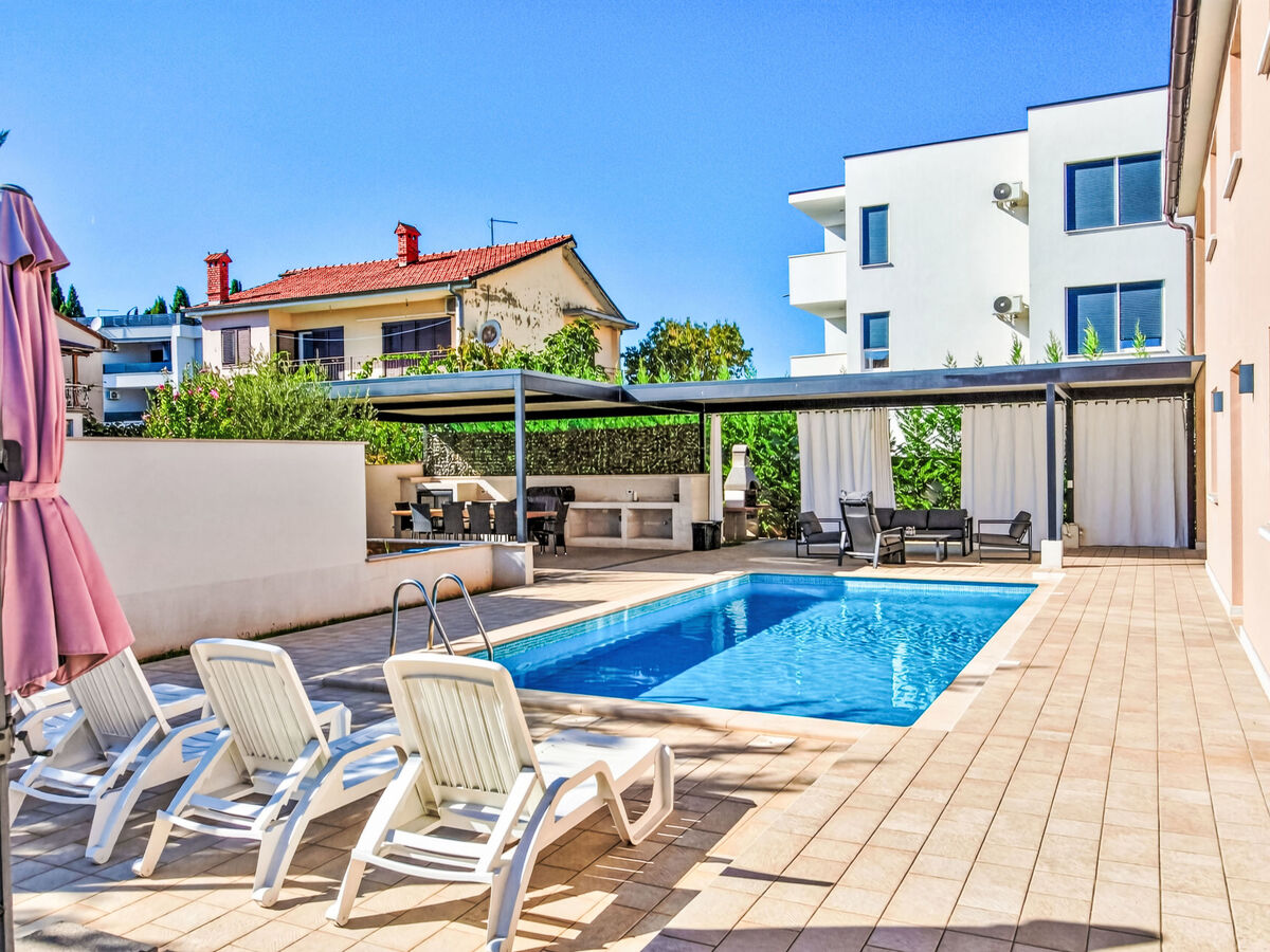 Villa Suzy à Medulin : 6 chambres, piscine privée 38m² - Photo 13