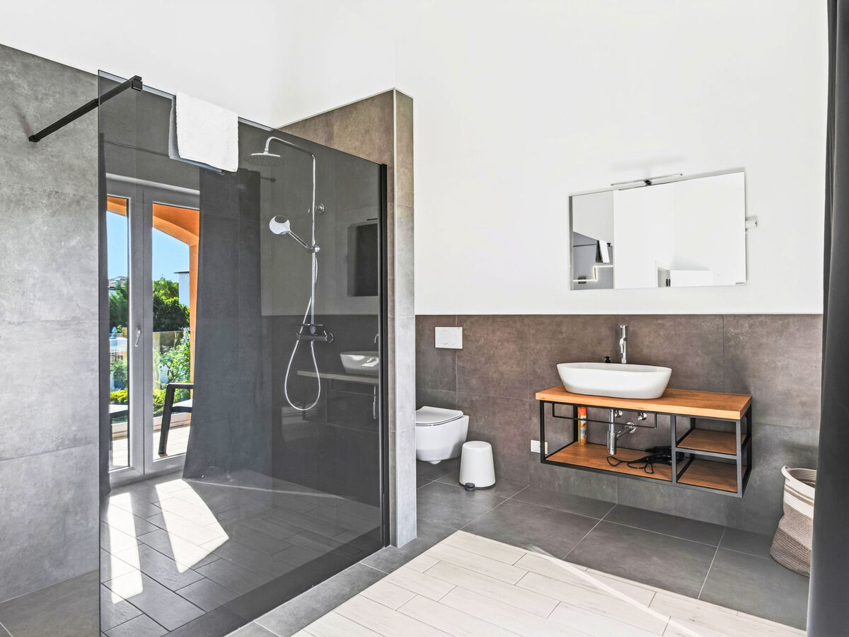 Villa Suzy à Medulin : 6 chambres, piscine privée 38m² - Photo 42