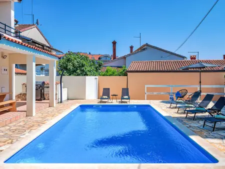 Villa Dante Medulin : piscine 8x4m, 5 chambres, 11 pers. : photo 25