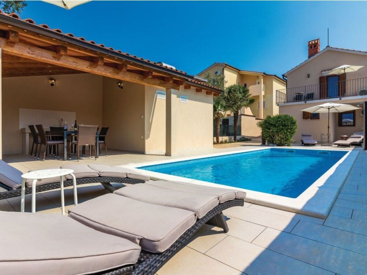 Maison Medulin : piscine privée, jardin clôturé, 2 chambres - Photo 2