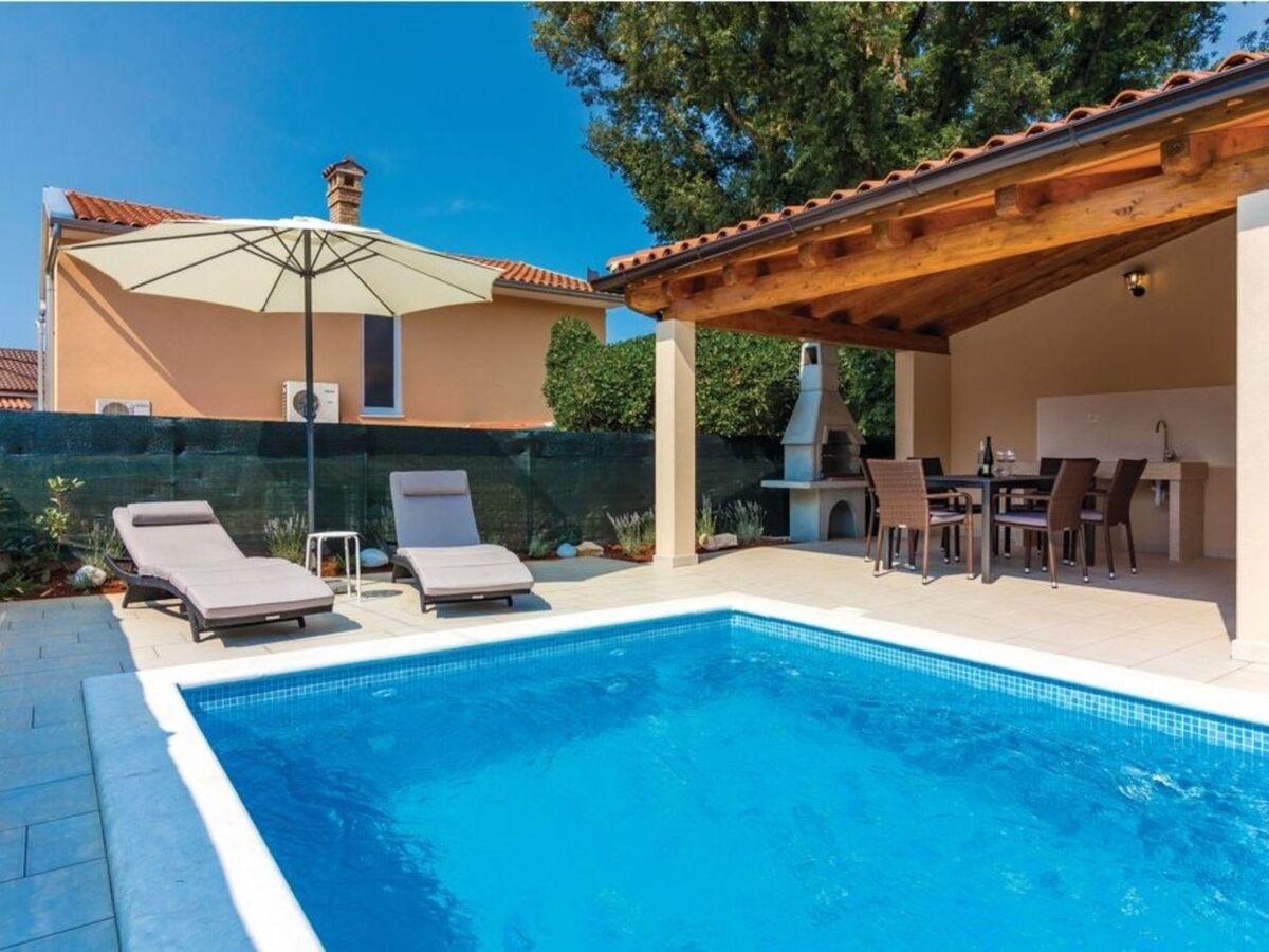 Maison Medulin : piscine privée, jardin clôturé, 2 chambres - Photo 3