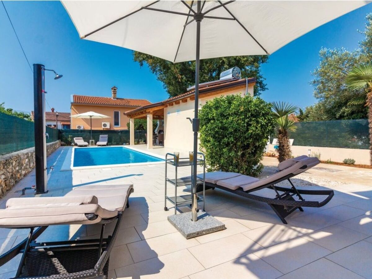 Maison Medulin : piscine privée, jardin clôturé, 2 chambres - Photo 4