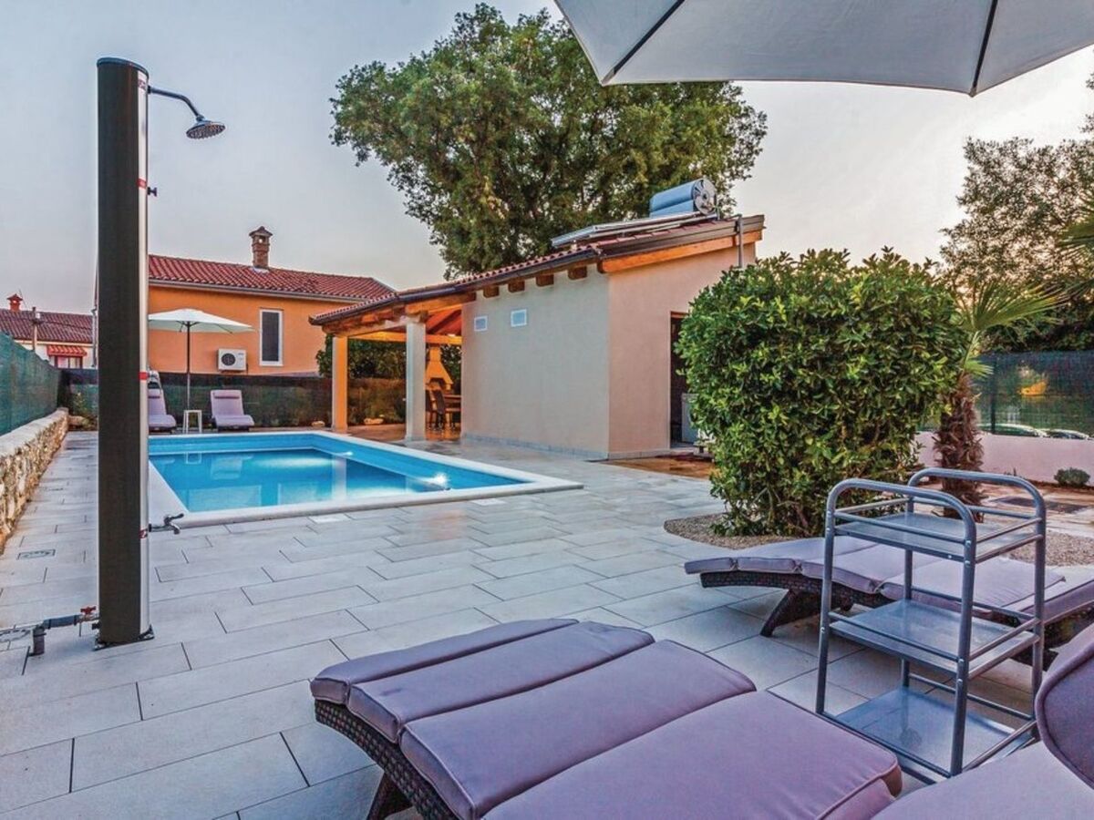 Maison Medulin : piscine privée, jardin clôturé, 2 chambres - Photo 8