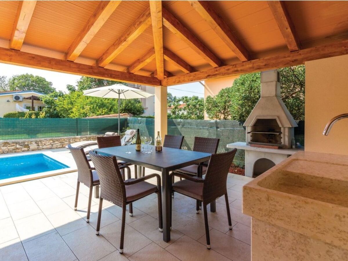 Maison Medulin : piscine privée, jardin clôturé, 2 chambres - Photo 9