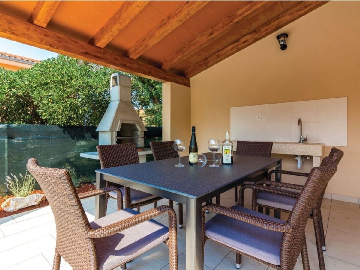 Maison Medulin : piscine privée, jardin clôturé, 2 chambres - Photo 11