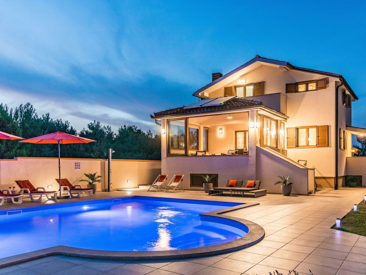 Maison avec piscine privée illuminée à Medulin - Photo 3