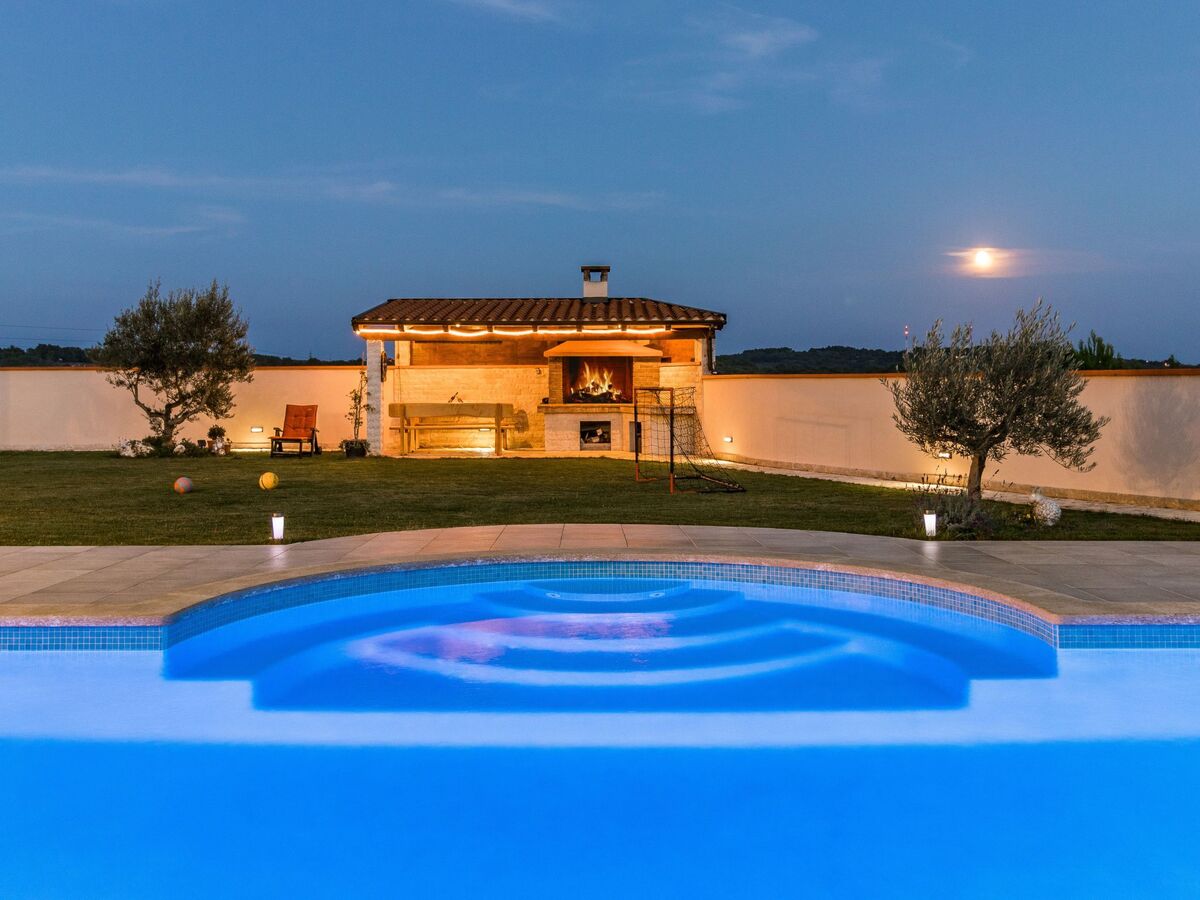Maison avec piscine privée illuminée à Medulin - Photo 37