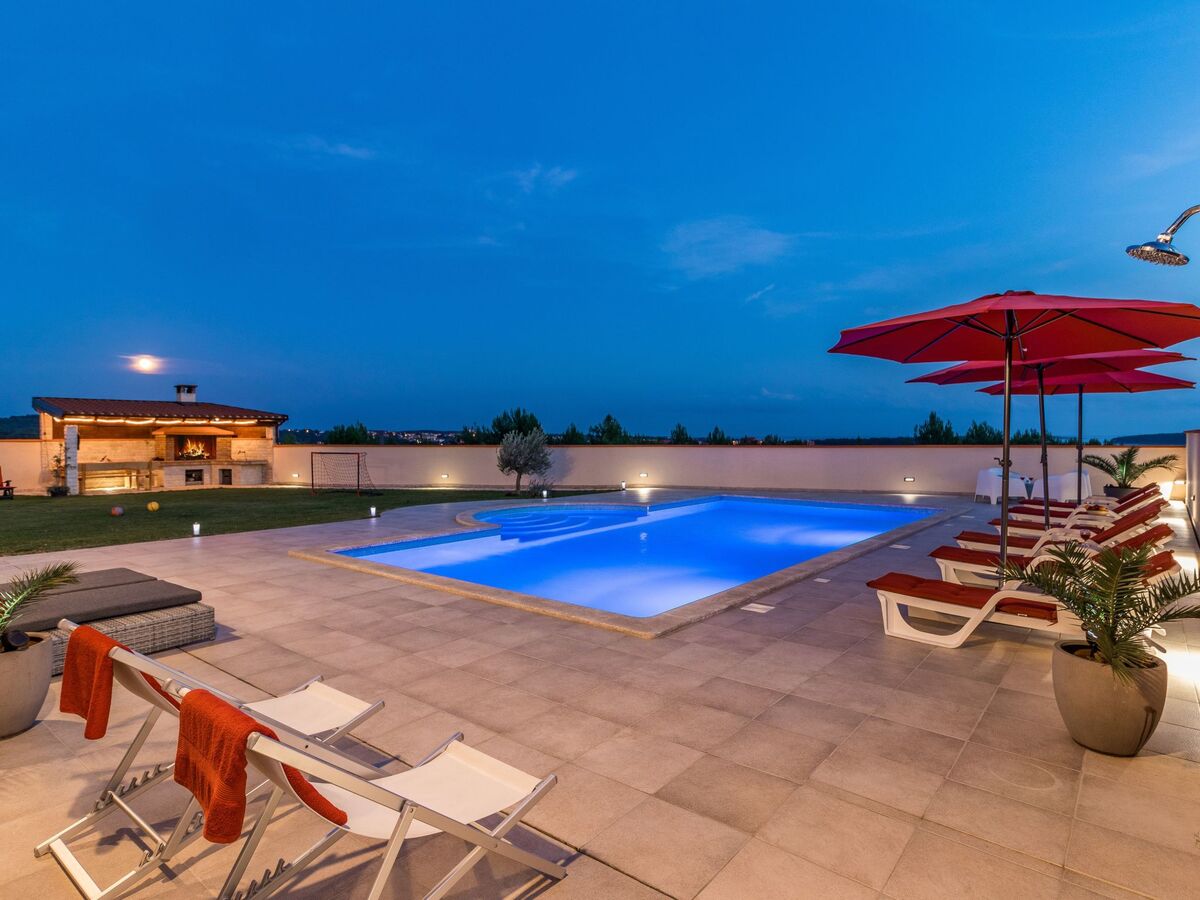 Maison avec piscine privée illuminée à Medulin - Photo 38