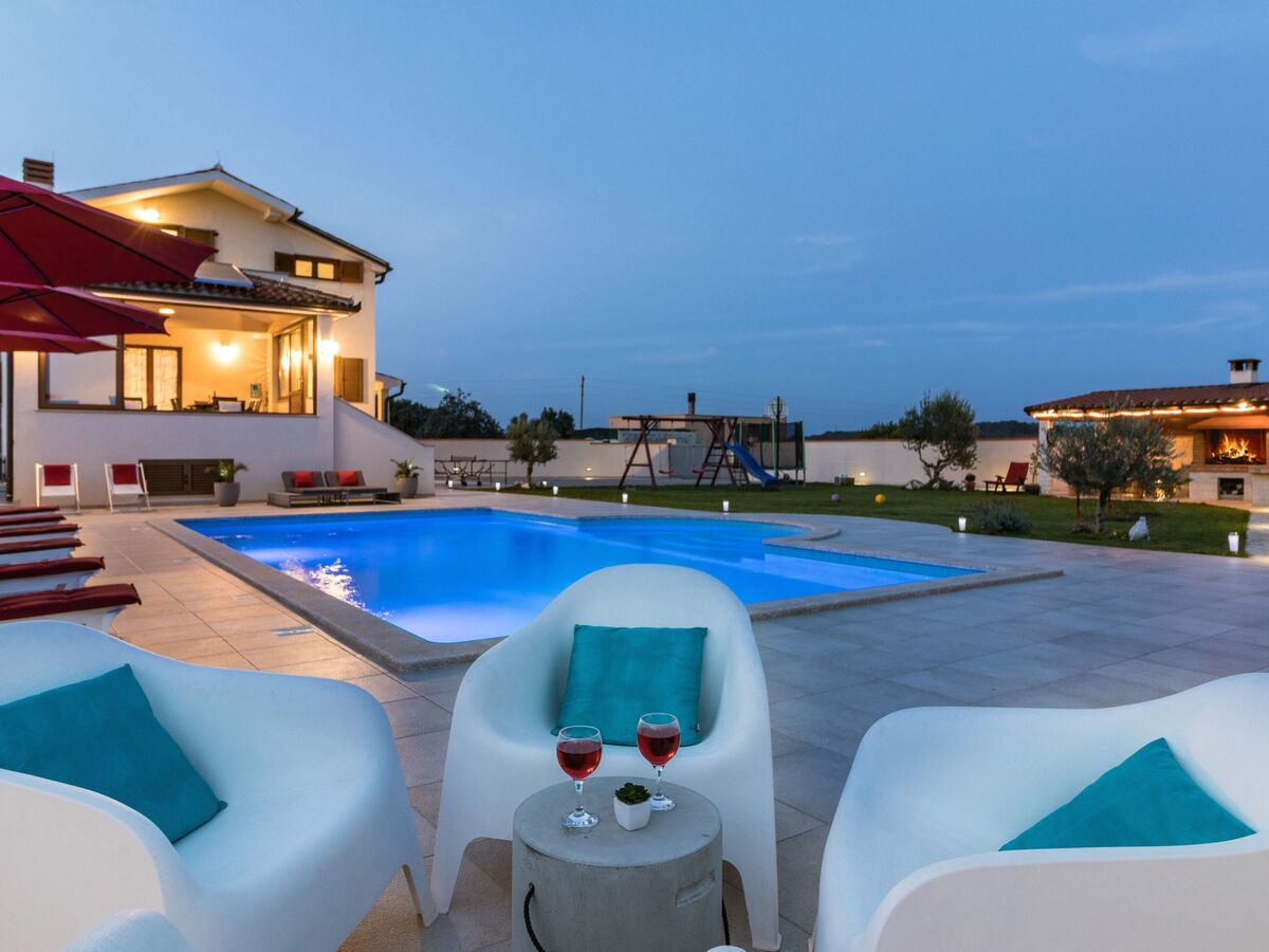 Maison avec piscine privée illuminée à Medulin - Photo 39