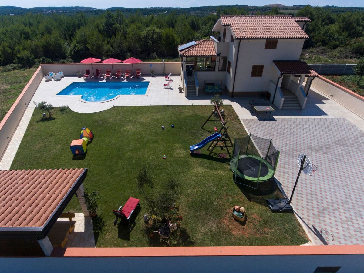 Maison avec piscine privée illuminée à Medulin - Photo 41
