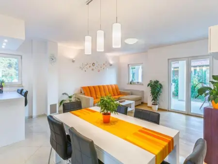 Maison Vinijan avec grand whirlpool illuminé à Medulin : photo 3