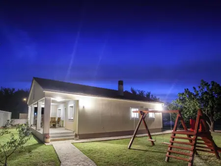 Maison Vinijan avec grand whirlpool illuminé à Medulin : photo 23