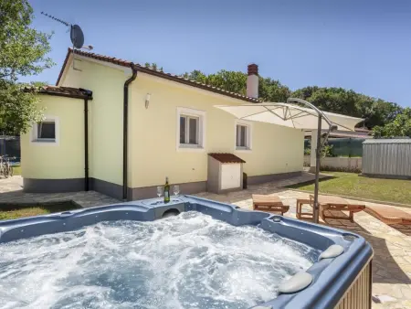 Maison Vinijan avec grand whirlpool illuminé à Medulin : photo 30