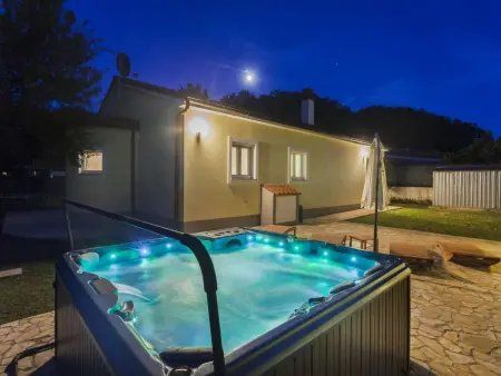 Maison Vinijan avec grand whirlpool illuminé à Medulin : photo 38