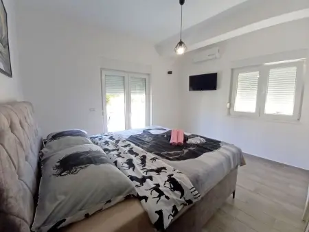 Maison 10 personnes avec jardin clos 1500 m² à Medulin : photo 3