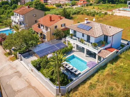 Villa Elodie, maison 6 chambres avec piscine à Medulin : photo 3