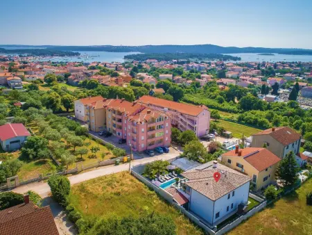 Villa Elodie, maison 6 chambres avec piscine à Medulin : photo 4
