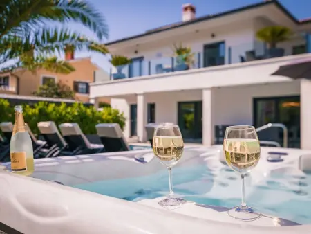 Villa Elodie, maison 6 chambres avec piscine à Medulin : photo 8
