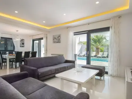 Villa Elodie, maison 6 chambres avec piscine à Medulin : photo 14