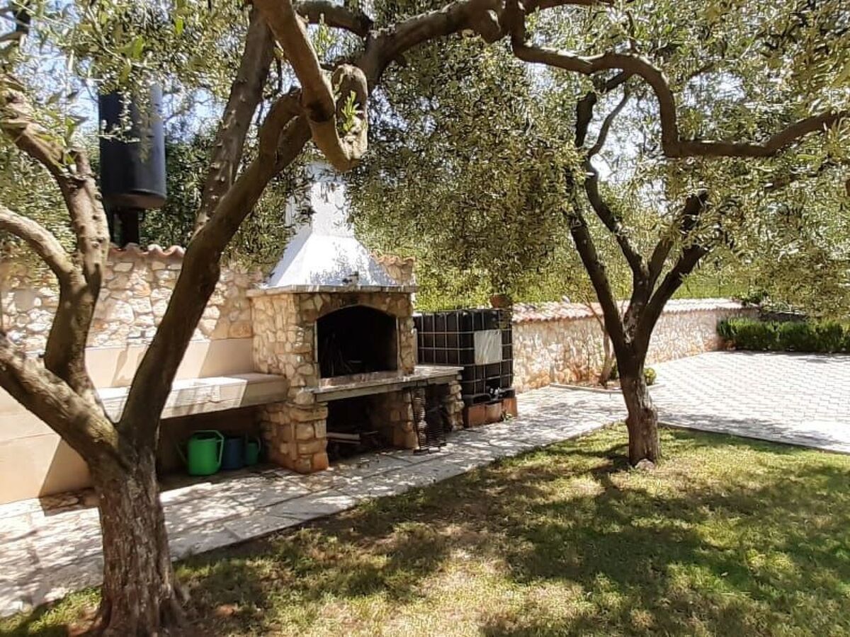 Maison 2 chambres avec jardin et terrasse ensoleillée à Medulin - Photo 9