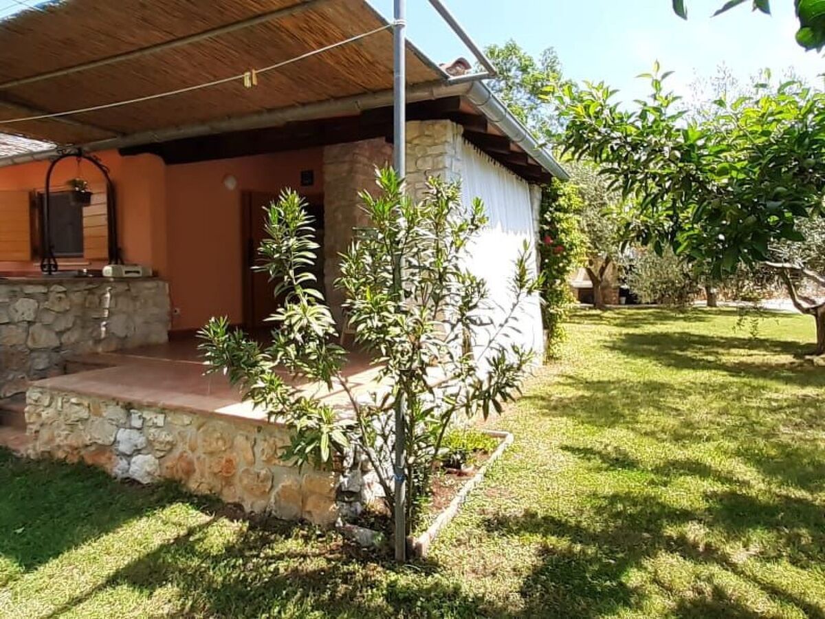 Maison 2 chambres avec jardin et terrasse ensoleillée à Medulin - Photo 39
