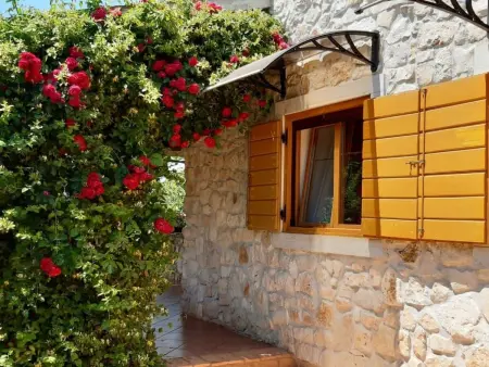 Maison 2 chambres avec jardin et terrasse ensoleillée à Medulin