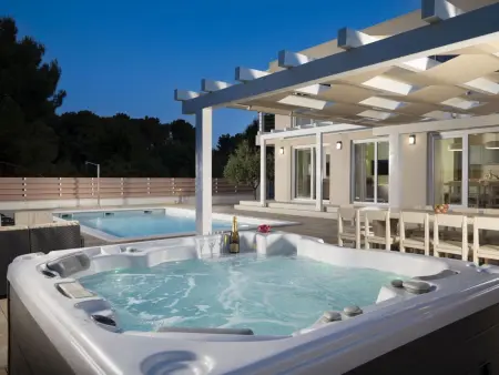 Villa Olivia – Maison 5 chambres, piscine et spa à Ližnjan : photo 46