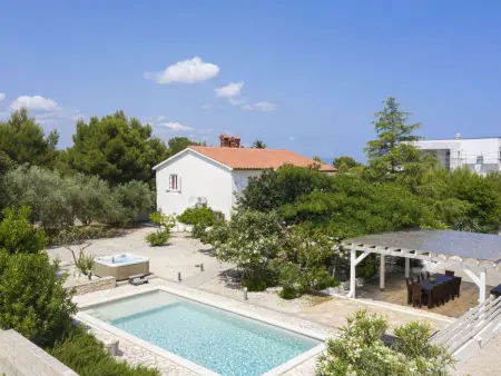 Villa Donna, maison 5 chambres avec piscine privée : photo 6