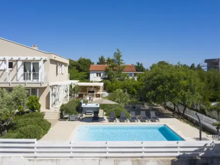 Villa Bella, maison 5 chambres avec piscine 47m² à Ližnjan : photo 3