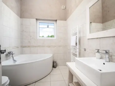Villa Bella, maison 5 chambres avec piscine 47m² à Ližnjan : photo 31