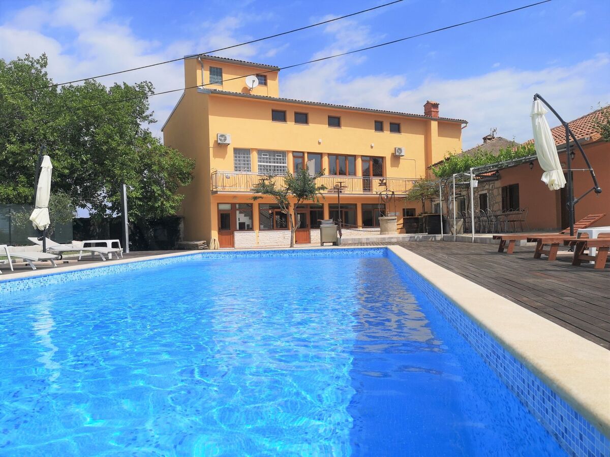 XXL-Ferienhaus  Cokuni  mit privatem Pool, Maison 17 personnes à Divsici - Photo 1