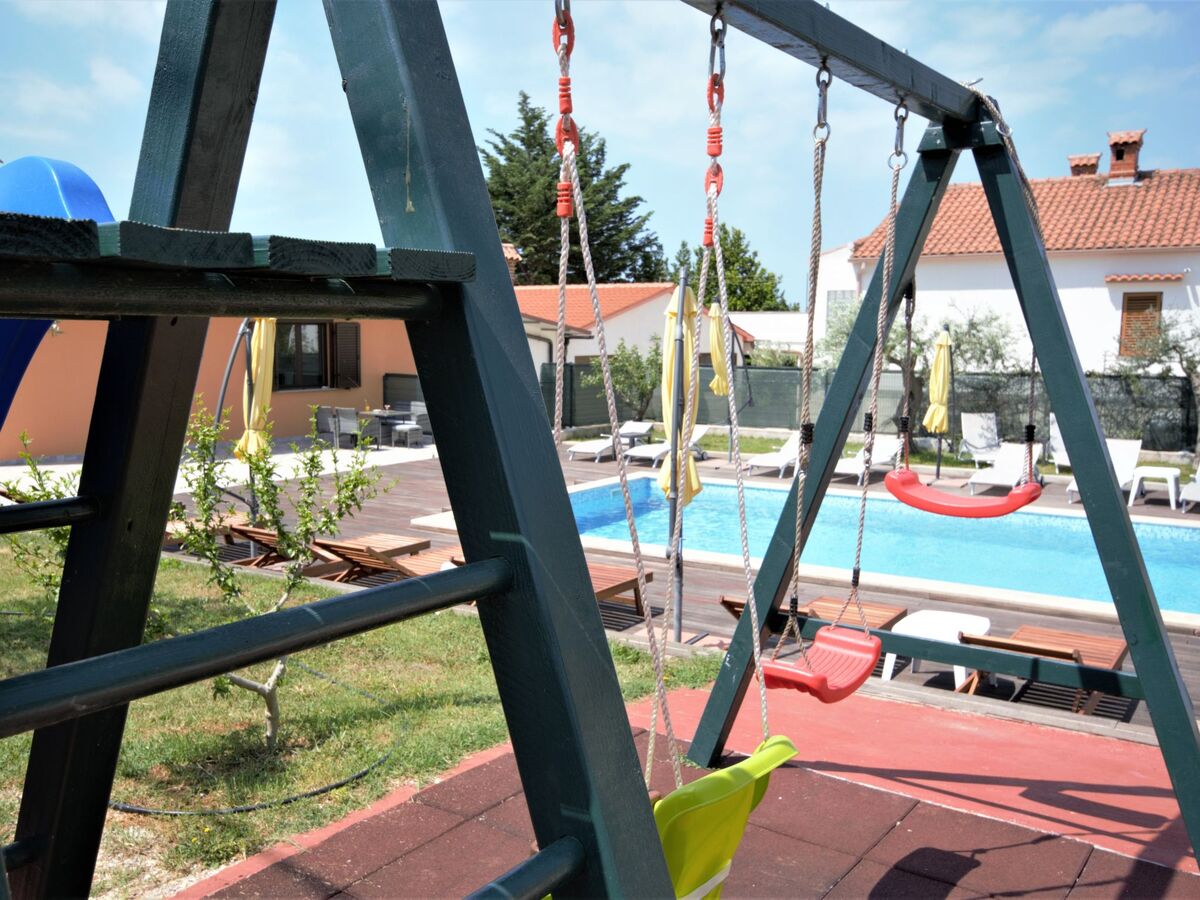 XXL-Ferienhaus  Cokuni  mit privatem Pool, Maison 17 personnes à Divsici - Photo 3