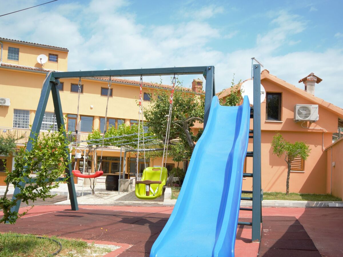 XXL-Ferienhaus  Cokuni  mit privatem Pool, Maison 17 personnes à Divsici - Photo 4