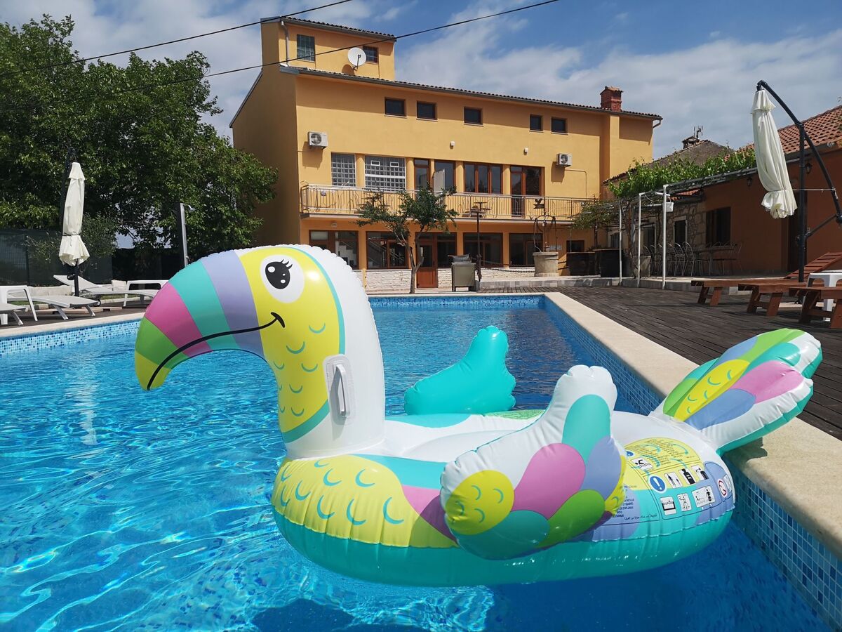 XXL-Ferienhaus  Cokuni  mit privatem Pool, Maison 17 personnes à Divsici - Photo 5