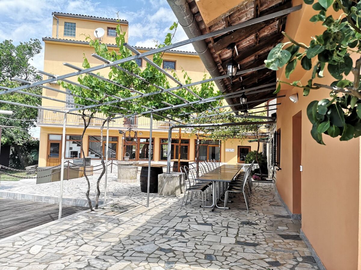 XXL-Ferienhaus  Cokuni  mit privatem Pool, Maison 17 personnes à Divsici - Photo 6
