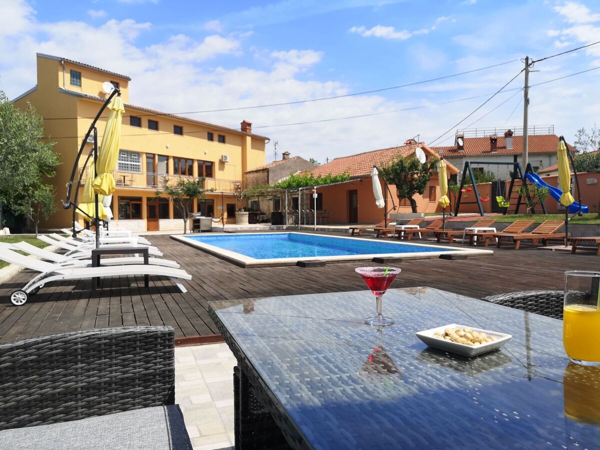 XXL-Ferienhaus  Cokuni  mit privatem Pool, Maison 17 personnes à Divsici - Photo 45