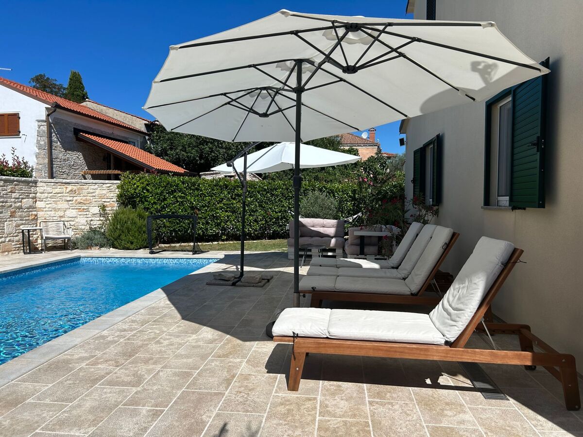 Villa ELMASO, maison 6 pers. avec piscine privée à Krnica - Photo 1
