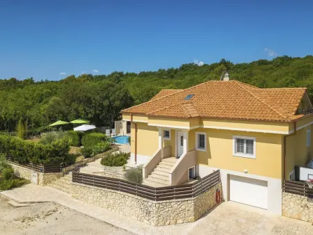 Villa Krase, maison 10 pers. avec piscine à Rakalj