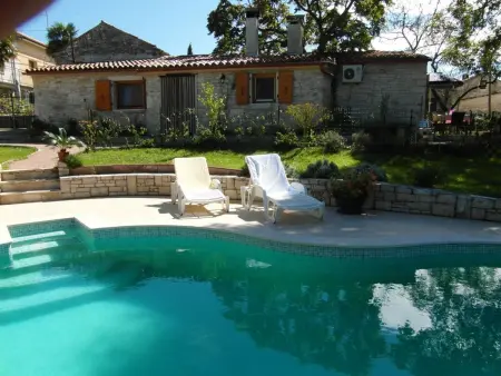 Vickovi : maison Istrie avec piscine partagée