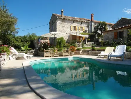 Villa Vickovi à Rakalj, piscine partagée 6 pers.