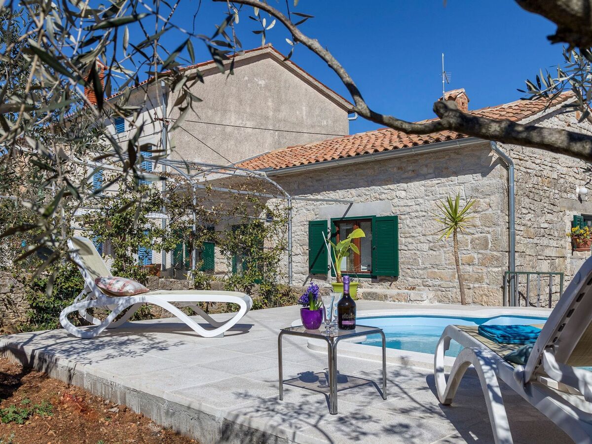 Villa Jurko à Rakalj : piscine privée et terrasse - Photo 2