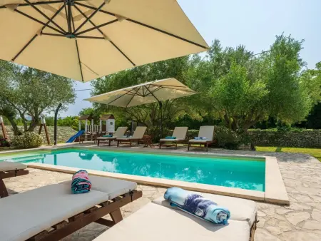 Villa 3 chambres avec piscine privée à Rakalj