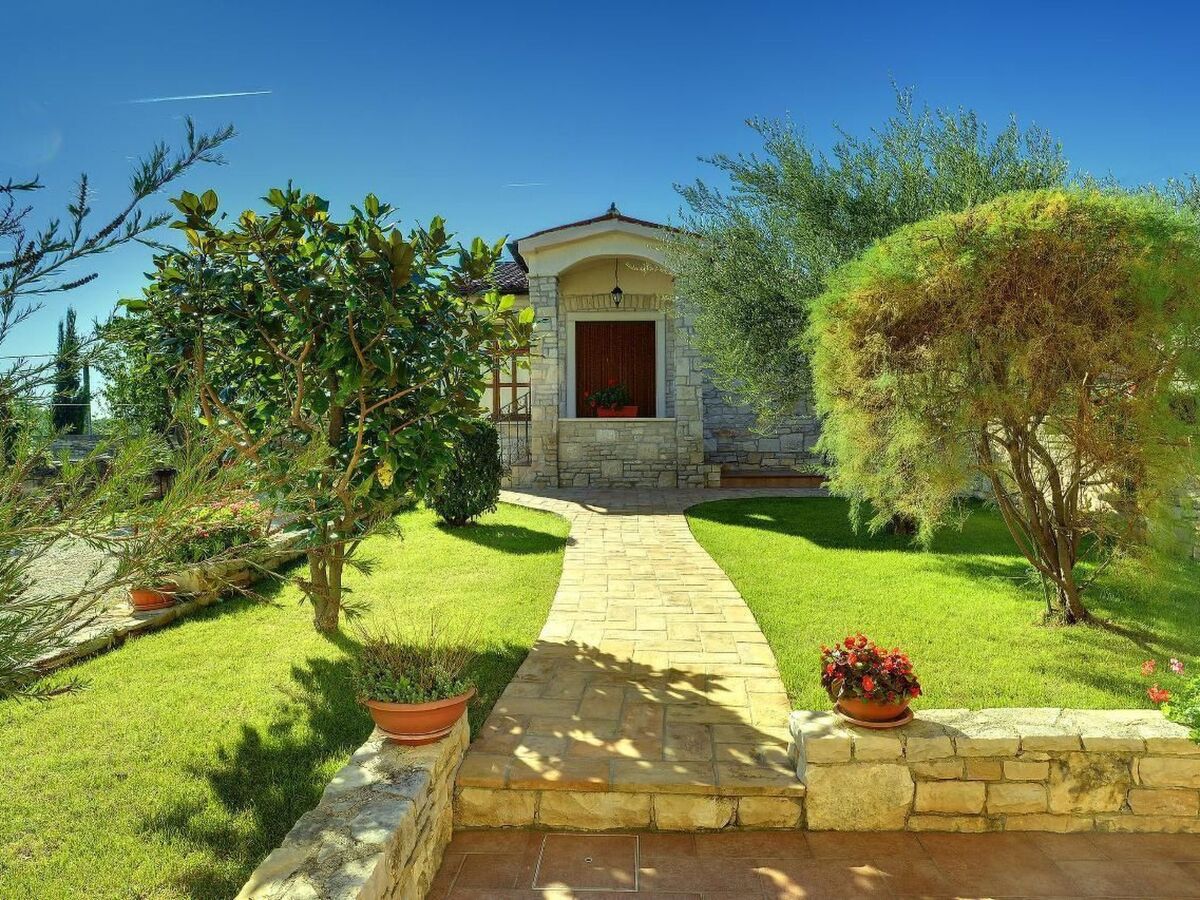 Maison Rakalj, jardin 11000 m² et vue panoramique - Photo 3
