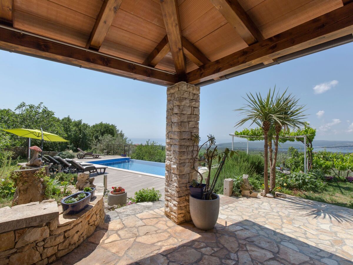 Tonina House : maison de pierre avec piscine à Brovinje - Photo 7
