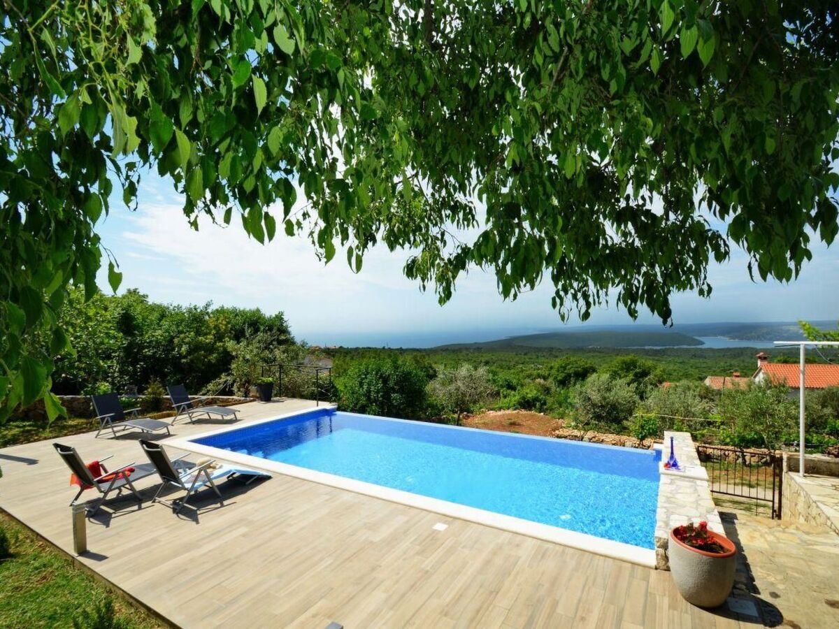 Tonina House : maison de pierre avec piscine à Brovinje - Photo 9