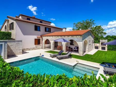 Casa Mia – Maison avec piscine privée à Barban
